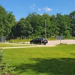 Biszkoptowa 3*