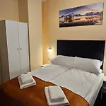 Biszkoptowa 3*