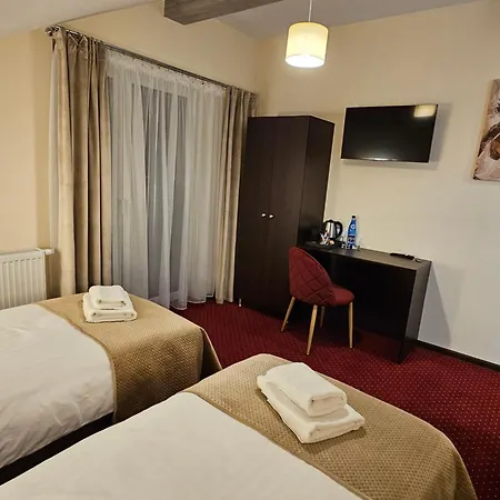 Biszkoptowa 3*